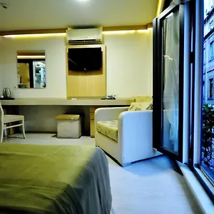 2* Отель Shadi House