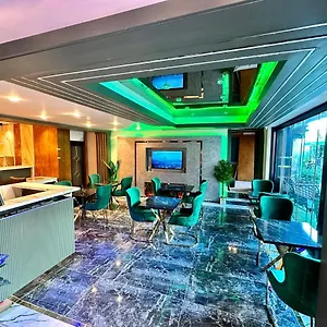 Hotel Crowned, Istanbul